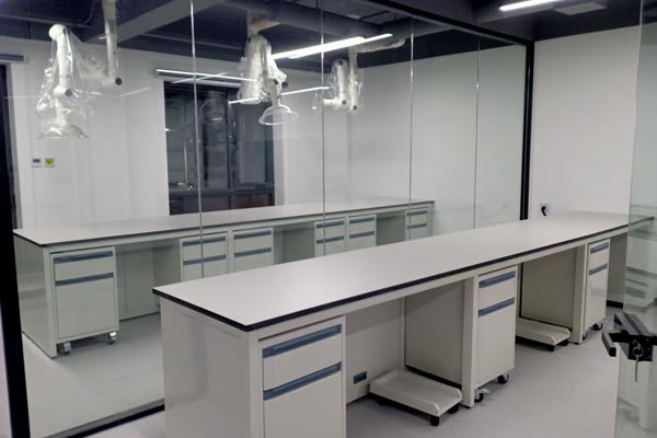 全新全鋼實驗臺費用是多少？